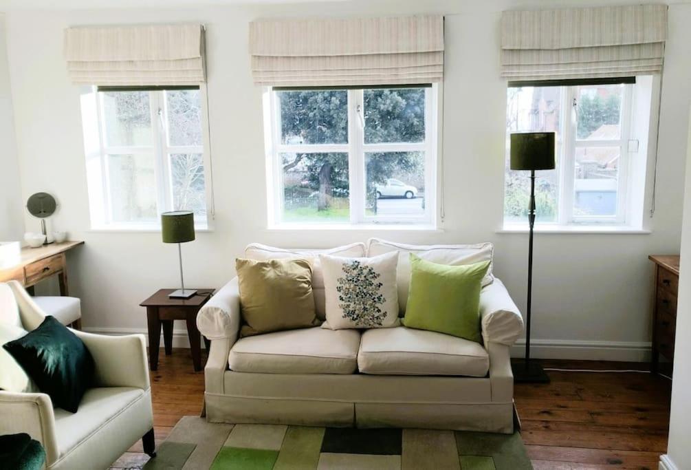 The Coach House- Stunning Detached Coastal Home, With One Car Parking Space, By Historic Deal Castle Extérieur photo