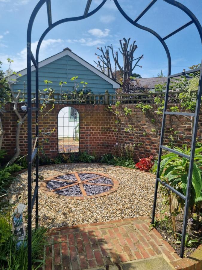The Coach House- Stunning Detached Coastal Home, With One Car Parking Space, By Historic Deal Castle Extérieur photo